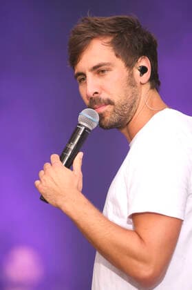 Max Giesinger live as part of the concert series Back on Stage at the Gilde Parkbühne Hannover, 11 07 2021 Foto:xU.xStammx xFuturexImage
