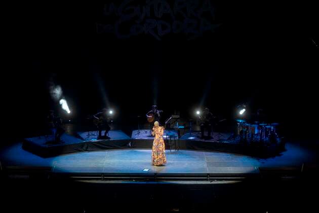 Portuguese singer Mariza (C) performs on stage during her Cordoba s Guitar Festival concert at La Axerquia theatre in Cordoba, southern Spain, 12 JUly 2021. MARIZA IN CONCERT AT CORDOBA S GUITAR FESTIVAL !ACHTUNG: NUR REDAKTIONELLE NUTZUNG!  Copyright: xRafaxAlcaidex GRAF8687 20210712-970401861e27de4cd94cddf6b417541b74bea441