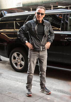 Bilder des Jahres 2021, Entertainment 07 Juli Entertainment Themen der Woche KW28 Entertainment Bilder des Tages July 14, 2021, New York, New York, USA: Bruce Springsteen arrives at the St. James Theater for a performance of Springsteen On Broadway in New York City New York USA - ZUMAr334 20210714_znp_r334_044 Copyright: xDebraxL.xRothenbergx