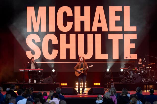 Michael Schulte live as part of the concert series Back on Stage at the Gilde Parkbühne Hannover, 14 07 2021 Foto:xU.xStammx xFuturexImage