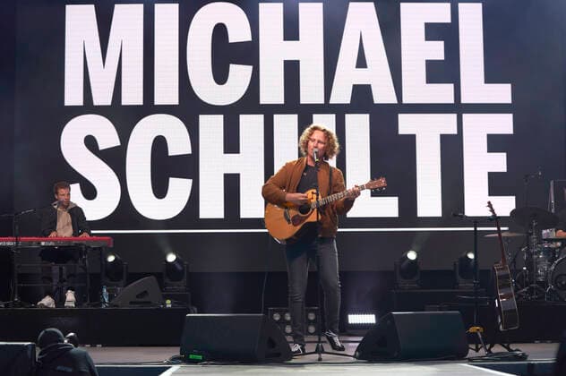 Michael Schulte live as part of the concert series Back on Stage at the Gilde Parkbühne Hannover, 14 07 2021 Foto:xU.xStammx xFuturexImage