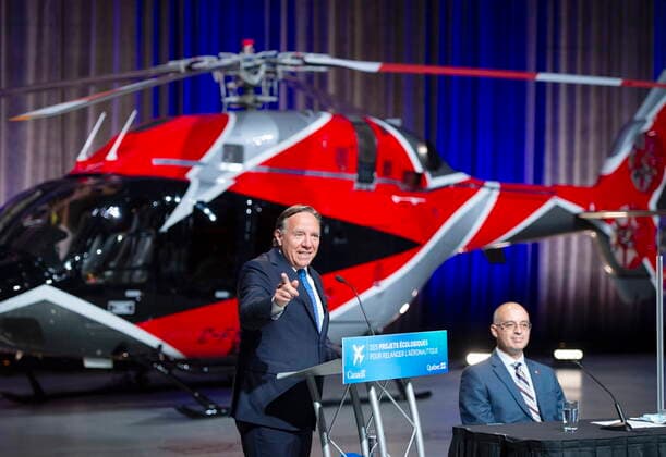 Kanada, Justin Trudeau und Premierminister Francois Legault verkünden Luft- und Raumfahrt Programm July 15, 2021, Montreal, QC, Canada: Quebec Premier Francois Legault makes an aerospace economic announcement as President of Bell Textron Canada Ltd. Steve Lavoie looks on, Thursday, July 15, 2021 in Montreal. Montreal Canada  - ZUMAc35_ 20210715_zaf_c35_014 Copyright: xRyanxRemiorzx