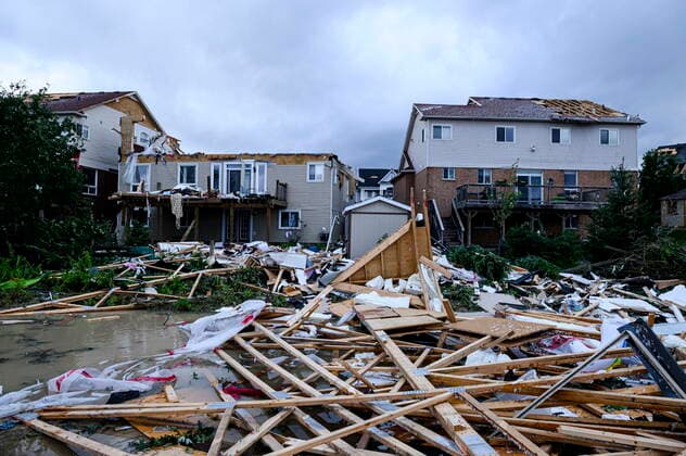 July 15, 2021, Barrie, on, Canada: Damage left after a tornado touched down in a neighbourhood of Barrie, Ont., on Thursday, July 15, 2021. Barrie Canada  - ZUMAc35_ 20210715_zaf_c35_091 Copyright: xChristopherxKatsarovx
