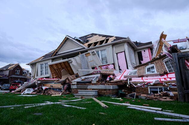 July 15, 2021, Barrie, on, Canada: Damage left after a tornado touched down in a neighbourhood in Barrie, Ont., on Thursday, July 15, 2021. Barrie Canada  - ZUMAc35_ 20210715_zaf_c35_097 Copyright: xChristopherxKatsarovx