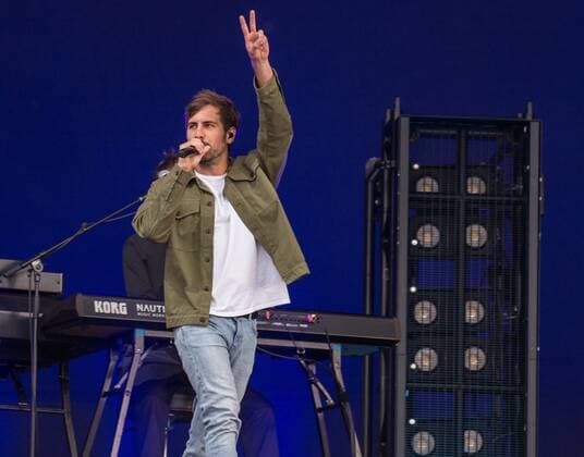 Singer Songwriter Max Giesinger 15 07 2021 Singer Songwriter Max Giesinger at the Strandkorb Open Air in the BRITA Arena Wiesbaden Wiesbaden BRITA Arena Hessen