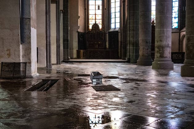 Flutschaeden in der zentralen Propsteikirche St. Korlenius in Kornelimuenster. Das seit der Karolingerzeit gebaute Gotteshaus wurde vollstaendig ueberflutet. In Kornelimuenster am 16. Juli 2021 GERMANY - AACHEN - FLOOD