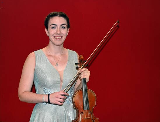 Concert of the UAS UPPERAUSTRIANSINFONIETTA at the Kulturzentrum Mezzo, in Ohlsdorf, as part of the Salzkammergut Festwochen Gmunden, on 16 07 21 The picture shows the violinist of the orchestra, Victoria Geyrhofer 2021 Concert of the UAS UPPERAUSTRIANSINFONIETTA at the Kulturzentrum Mezzo, in Ohlsdorf, as part of the Salzkammergut Festwochen Gmunden, on 16 07 21