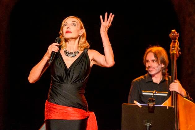 German actress and singer Ute Lemper perfoms on stage at Charles V palace during 70th Festival of Granada, Spain, 16 July 2021. EFE Miguel Angel Molina. 70th FESTIVAL OF GRANADA !ACHTUNG: NUR REDAKTIONELLE NUTZUNG!  Copyright: xMiguelxÁngelxMolinax FM6024 20210716-700d9f1eb485eeb747de423f2fcb8b1be32c4ab5
