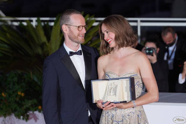 Cannes Filmfestival - Beste Schauspielerin Renate Reinsve Joachim Trier - Renate Reinsve CELEBRITES : 74 eme Festival de Cannes - Remise des prix - Cannes - 17 07 2021 NorbertScanella PanoramiC 