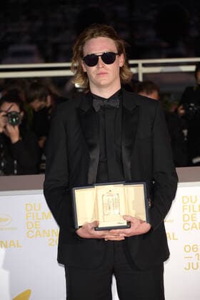 74th Cannes Film Festival, Photocall Palme D Or Winner. Pictured Caleb Laundry Jones poses with the Best Actor Award  Copyright: xSimonexComix xIPAx xCannesxpoolx