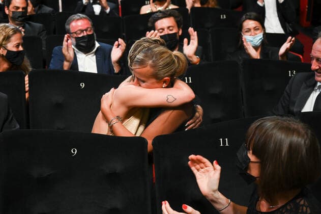 74eme Festival International du Film de Cannes. Ceremonie de cloture. 74th Cannes Film Festival. Closing ceremony. 270386 2021-07-17 Ducournau, Julia; Rousselle, Agathe  Copyright: xTerencexBaelenx STAR_270386_015