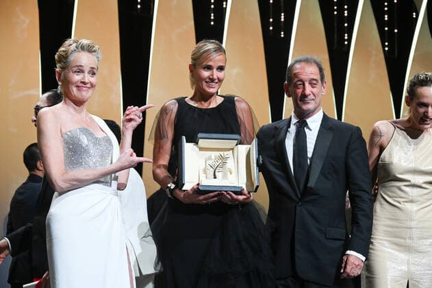 74eme Festival International du Film de Cannes. Ceremonie de cloture. 74th Cannes Film Festival. Closing ceremony. 270386 2021-07-17 Lindon, Vincent; Stone, Sharon; Ducournau, Julia; Rousselle, Agathe  Copyright: xTerencexBaelenx STAR_270386_055