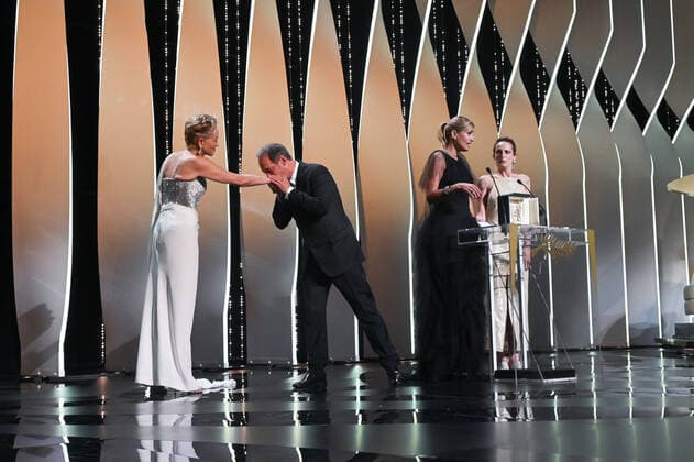 74eme Festival International du Film de Cannes. Ceremonie de cloture. 74th Cannes Film Festival. Closing ceremony. 270386 2021-07-17 Lindon, Vincent; Stone, Sharon; Ducournau, Julia; Rousselle, Agathe  Copyright: xTerencexBaelenx STAR_270386_044