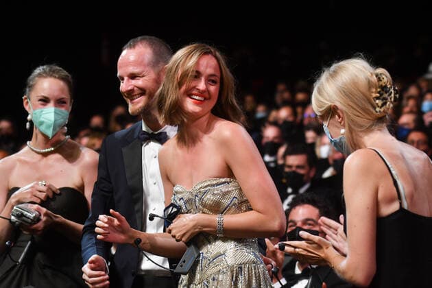 Cannes Filmfestival - Beste Schauspielerin Renate Reinsve 74eme Festival International du Film de Cannes. Ceremonie de cloture. 74th Cannes Film Festival. Closing ceremony. 270386 2021-07-17 Reinsve, Renate  Copyright: xTerencexBaelenx STAR_270386_059