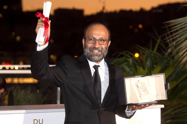 Asghar Farhadi with the Grand Jury Prize for Ghahreman at the Photocall of the Laureates at the Festival de Cannes 2021 74 Cannes International Film Festival at the Palais des Festivals Cannes, 17 07 2021 Foto:xR.xWagnerx xFuturexImage
