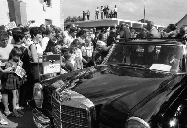 Kurt-Georg Kiesinger im Jahre 1969 im Wahlkampf DEU, Deutschland, Loerrach: Bundeskanzler Kurt-Georg Kiesinger im Jahre 1969 eröffnet in seinem Wahlkreis Loerrach ( Baden Wuerttemberg ) den Wahlkampf zur Bundestagswahl 1969. Kurt-Georg Kiesinger DEU, Germany, Loerrach: Chancellor Kurt-Georg Kiesinger in 1969 opens the campaign for the 1969 federal election in his constituency of Loerrach ( Baden Wuerttemberg ). Baden-Württemberg *** Kurt Georg Kiesinger in 1969 in the campaign DEU, Germany, Loerrach Chancellor Kurt Georg Kiesinger in 1969 opens the campaign for the 1969 federal election in his constituency of Loerrach Baden Wuerttemberg Kurt Georg Kiesinger DEU, Germany, Loerrach Chancellor Kurt Georg Kiesinger in 1969 opens the campaig