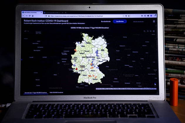 Coronavirus in Germany Covid 19 Dashboard of the Robert Koch Institute 19 07 2021 Robert Koch Institute 7 days Incidence 10.3 7 days Number of cases 8 588 COVID 19 cases 3 745 227 Addition of 546 compared to the previous day COVID 19 deaths 91 363 Addition of 1 compared to the previous day