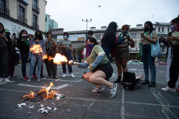 News Bilder des Tages July 20, 2021: Women s groups and feminist collectives celebrate the decriminalization of abortion in the state of Veracruz. The women made paintings in the main church and celebrated with music that abortion is legal in Veracruz - ZUMAqp1_ 20210720_zip_qp1_012 Copyright: xHectorxAdolfoxQuintanarxPerezx