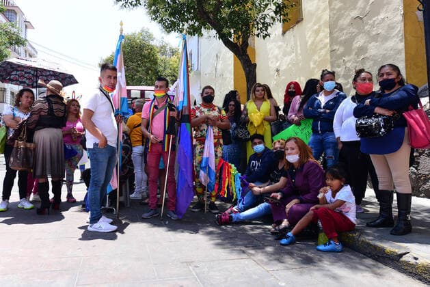 Deputies Approve Gender Identity Law in the State of Mexico TOLUCA, MEXICO - JULY 20: Transgender community, take part during the celebration of the approval of the Gender Identity Law, outside the Chamber of Deputies of the State of Mexico, after the deputies approved the Gender Identity Law , with which the name and sex in the birth certificates. The reform will allow a person who decides to change gender to rectify her birth certificate before the Civil Registry so that a name and gender according to her identity can be recorded. On July 20, 2021 in Toluca, Mexico. Copyright: xAmareshxV.xNarrox EYEPIXGROUP_AVN_20072021_10756