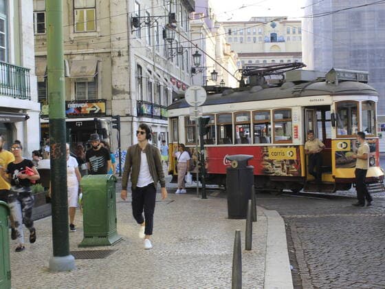 July 22, 2021, Lisbon, Portugal: Movement of people in Figueira Square, which is one of the most important in Lisbon, on Thursday (22). Place is very frequented by skateboarders.  Copyright: xEdsonxdexSouzax