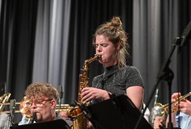 Concert Winterreise of the Christian Muthspiel Orjazztra Vienna, in the context of the Salzkammergut Festwochen Gmunden, in the Kitzmantelfabrik in Vorchdorf, on 22 07 21 The picture shows the saxophonist Astrid Wiesinger 2021 Concert Winterreise of the Christian Muthspiel Orjazztra Vienna, in the context of the Salzkammergut Festwochen Gmunden, in the Kitzm