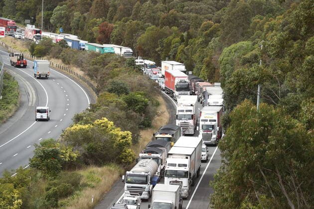 QLD BORDER COVID-19 CLOSURE, Scenes on the Pacific Motorway at the Queensland and New South Wales border on the Gold Coast, Friday, July 23, 2021. ( NO ARCHIVING, EDITORIAL USE ONLY, NO USE IN BOOKS WITHOUT CONSENT GOLD COAST QLD AUSTRALIA  Copyright: xJASONxO BRIENx 20210723001559312158