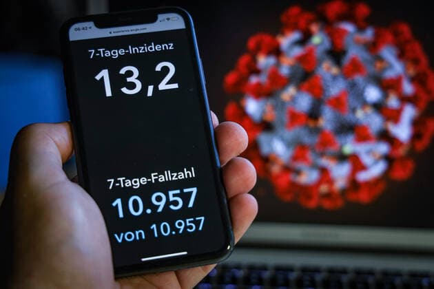 Coronavirus in Germany Covid 19 Dashboard of the Robert Koch Institute 23 07 2021 Robert Koch Institute 7 days Incidence 13.2 7 days Number of cases 10 957 COVID 19 cases 3 752 592 Addition of 2 089 compared to previous day COVID 19 deaths 91 492 Addition of 34 compared to previous day