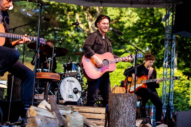 Hamburg, 23 July 2021 Johannes Oerding at a concert on the open-air stage in Hamburgs Stadtpark.