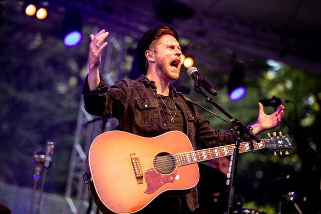 Hamburg, 23 July 2021 Johannes Oerding at a concert on the open-air stage in Hamburgs Stadtpark.