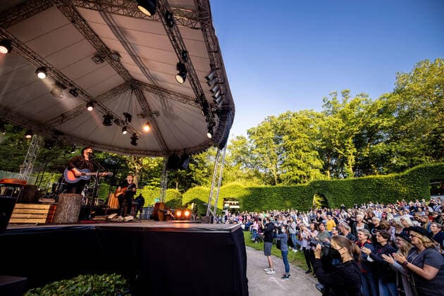 Hamburg, 23 July 2021 Johannes Oerding at a concert on the open-air stage in Hamburgs Stadtpark.