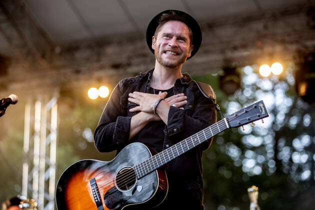 Hamburg, 23 July 2021 Johannes Oerding at a concert on the open-air stage in Hamburgs Stadtpark.