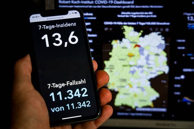 Coronavirus in Germany Covid 19 Dashboard of the Robert Koch Institute 24 07 2021 Robert Koch Institute 7 days Incidence 13.6 7 days Number of cases 11 342 COVID 19 cases 3 754 511 Addition of 1 919 compared to the previous day COVID 19 deaths 91 520 Addition of 28 compared to the previous day