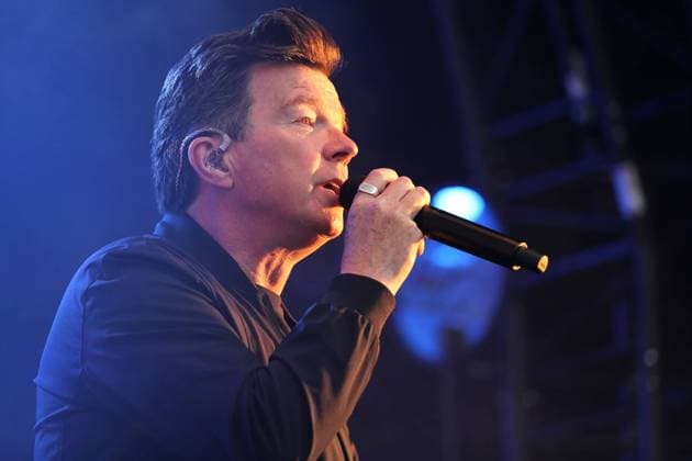 Entertainment Bilder des Tages Rick Astley Concert York Races RICK ASTLEY appears live on stage in concert after racing at York Racecourse, York, United Kingdom on 23 July 2021. York York Racecourse Yorkshire United Kingdom Editorial use only , Copyright: xMickxAtkinsx PSI-13053-0072