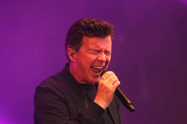 Rick Astley Concert York Races RICK ASTLEY appears live on stage in concert after racing at York Racecourse, York, United Kingdom on 23 July 2021. York York Racecourse Yorkshire United Kingdom Editorial use only , Copyright: xMickxAtkinsx PSI-13053-0073