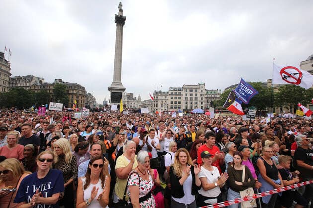 Coronavirus in Großbritannien, Impfgegner protestieren in London . 24 07 2021. London, United Kingdom. Thousands of people gather in Trafalgar Square to protest against the vaccination programme.Anti-Vaxx demonstration. Westminster. Anti-Vaxx demonstrators demonstrate against the Governments Freedom day and the introduction of vaccine passports. xMarkxThomasx xi-Imagesx IIM-22449-0047