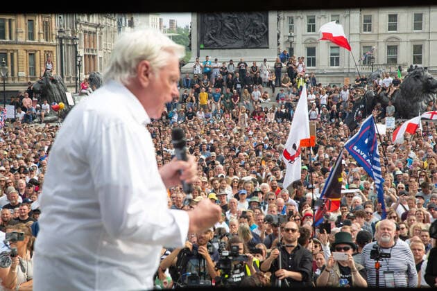 July 24, 2021, London, United Kingdom: David Icke speaks to the protesters during the demonstration..Protesters held demonstration in London against the Covid-19 vaccine passport and other restrictions. London United Kingdom - ZUMAs197 20210724_zaa_s197_116 Copyright: xThaboxJaiyesimix
