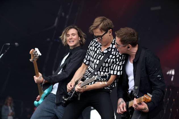 Entertainment Bilder des Tages music McFly Concert The band in action on stage during the McFly Music Concert at York Racecourse, York, United Kingdom on 24 July 2021. York York Racecourse Yorkshire United Kingdom Editorial use only , Copyright: xMickxAtkinsx PSI-13164-0032