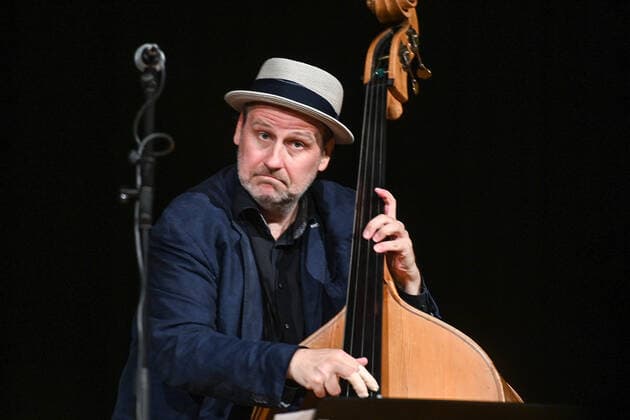 Concert of Georg Breinschmid bass player Benjamin Schmid violinist and Thomas Gansch trumpeter , in the context of the Salzkammergut Festwochen Gmunden, in the Kongresshaus Toskana in Gmunden , on 24 07 21 The picture shows the bass player Georg Breinschmid 2021 Concert of Georg Breinschm