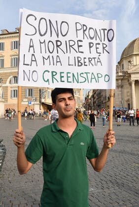 Rome, Protest demonstration throughout Italy against the mandatory vaccination certificate wanted by the government. Pictured:  Copyright: xPieroxTenaglix xIPAx xPieroxTenaglix