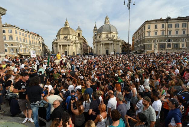 Rome, Protest demonstration throughout Italy against the mandatory vaccination certificate wanted by the government. Pictured:  Copyright: xPieroxTenaglix xIPAx xPieroxTenaglix