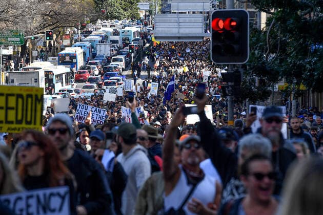 ANTI LOCKDOWN PROTEST SYDNEY, Protesters march along Broadway and George St towards Sydney Town Hall during the ?World Wide Rally For Freedom? anti-lockdown rally at Hyde Park in Sydney, Saturday, July 24, 2021. ( NO ARCHIVING, EDITORIAL USE ONLY, NO USE IN BOOKS WITHOUT CONSENT SYDNEY NSW AUSTRALIA  Copyright: xMICKxTSIKASx 20210724001559647281