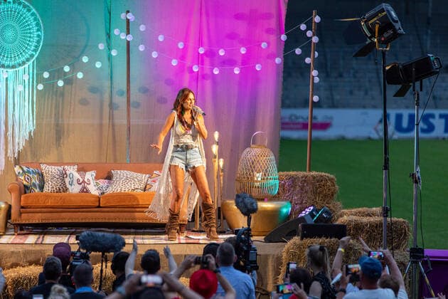 Aspach Andrea Berg Open Air in ASPACH, Concert, Living room concert, Model project during Corona Pandemic, 24 07 2021 Andrea Berg Live in Aspach Andrea Berg Open Air in ASPACH, The special home game, Stand up and dance, Concert, Model project during Corona Pandemic, 24 07 2021, Proceeds go to flood victims in RLP and NRW Copyright: xEibner-Pressefotox EP_GWR