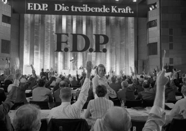 Bundesparteitag der Freien Demokratischen Partei ( FDP) 1970 DEU, Deutschland, Bonn: Der Bundesparteitag der Freien Demokratischen Partei ( FDP) am 22.6.1970 in der Bonner Beethovenhalle. DEU, Germany, Bonn: The federal party conference of the Free Democratic Party ( FDP) on 22.6.1970 in the Beethovenhalle in Bonn. NRW *** Federal party conference of the Free Democratic Party FDP 1970 DEU, Germany, Bonn The federal party conference of the Free Democratic Party FDP on 22 6 1970 in the Beethovenhalle in Bonn DEU, Germany, Bonn The federal party conference of the Free Democratic Party FDP on 22 6 1970 in the Beethovenhalle in Bonn NRW
