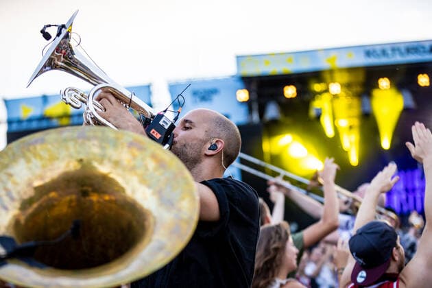 Live performance of the Bonn Brasspop Band Querbeat with songs from their new album Radikal Positiv at BonnLive Kulturgarten Bonn, 25 07 2021 BonnLive is a cooperation between fünfdrei Eventagentur and Rheinevents Bonn Am Römerbad NRW Germany