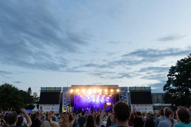 Live performance of the Bonn Brasspop Band Querbeat with songs from the new album Radikal Positiv at BonnLive Kulturgarten Bonn, 25 07 2021 BonnLive is a cooperation between fünfdrei Eventagentur and Rheinevents Bonn Am Römerbad NRW Germany