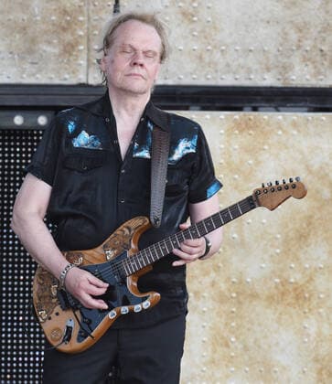 Readington, NJ, - JULY 25: James Young of Styx preforms in concert at the The 38th annual New Jersey Lottery Festival of Ballooning on JULY 25, 2021 in Readington, NJ . Copyright: xJohnxPalmerx