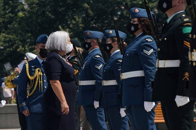 July 26, 2021, Ottawa, on, Canada: Governor General Mary Simon takes part in a Military Honours ceremony at the National War Memorial in Ottawa on Monday, July 26, 2021. Ottawa Canada  - ZUMAc35_ 20210726_zaf_c35_126 Copyright: xSeanxKilpatrickx
