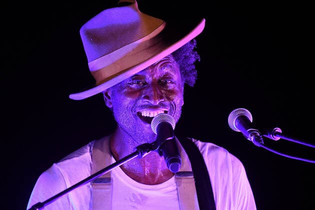 Concert de Keziah Jones a La Fondation Maeght dans le labyrinthe Miro a Saint Paul de Vence. Concert by Keziah Jones at La Fondation Maeght in the Miro labyrinth in Saint Paul de Vence. 270684 2021-07-25 Saibt Paul de Vence France Jones, Keziah  Copyright: xL.Urmanx xStarfacex STAR_270684_015