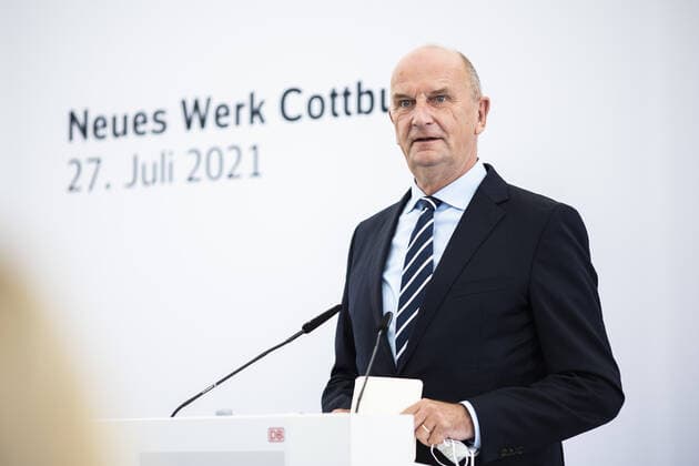 Dietmar Woidke, SPD, Ministerpraesident von Brandenburg, aufgenommen im Rahmen der Vorstellung des Planes fuer das neue Werk der Deutschen Bahn in Cottbus, 27.07.2021. Cottbus Germany Copyright: xFlorianxGaertnerx