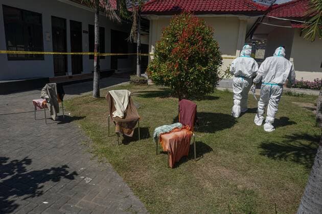 July 27, 2021, Badung, Bali, Indonesia: Health workers are seen wearing Personal Protectie Equipment (PPE) around the Wisma Bima I, Kuta, quarantine building. Bali local government to centralized Covid-19 quarantines for asymptomatic and mild symptoms to make medical controlling easier. Before thousands of people die during self-quarantines in their own houses, based on Health Misitry data. Badung Indonesia - ZUMAb245 20210727_zip_b245_014 Copyright: xDickyxBisinglasix